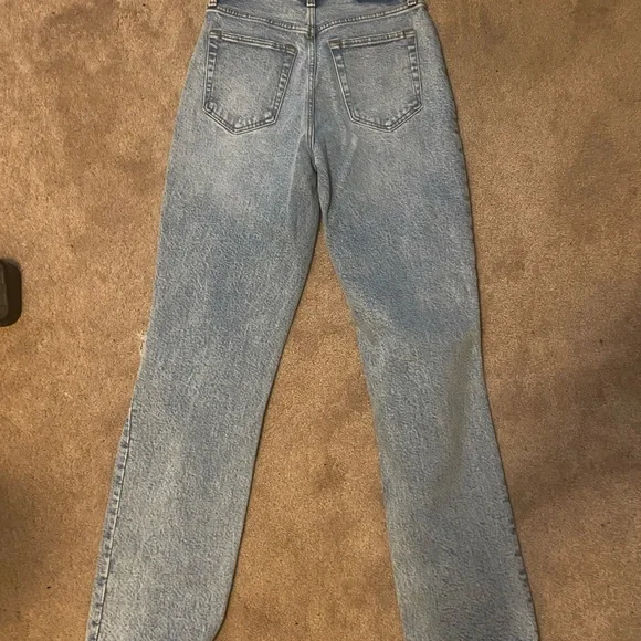 NWT Abercrombie 90s Straight Jeans - Picture 2 of 3